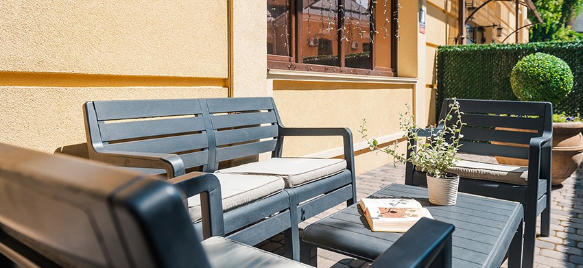 Garden Apartment with patio 